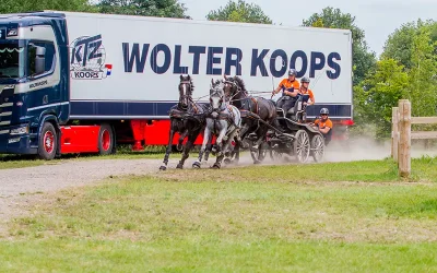 IJsbrand Chardon de regerend Nederlands Kampioen vierspan paarden